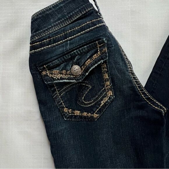 Silver Suki Slim Bootcut Mid-rise Embroidered Dark Wash Denim Jeans - Picture 14 of 16